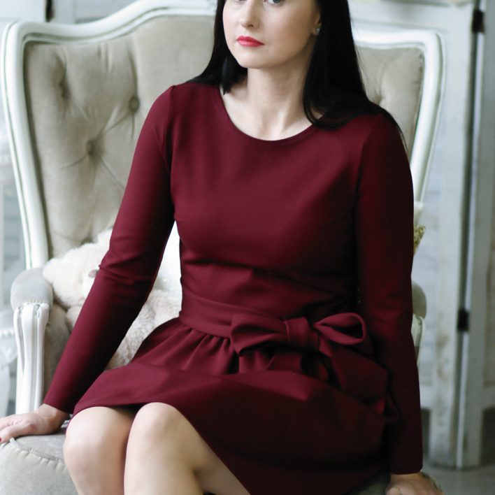 Raudonojo vyno suknelė